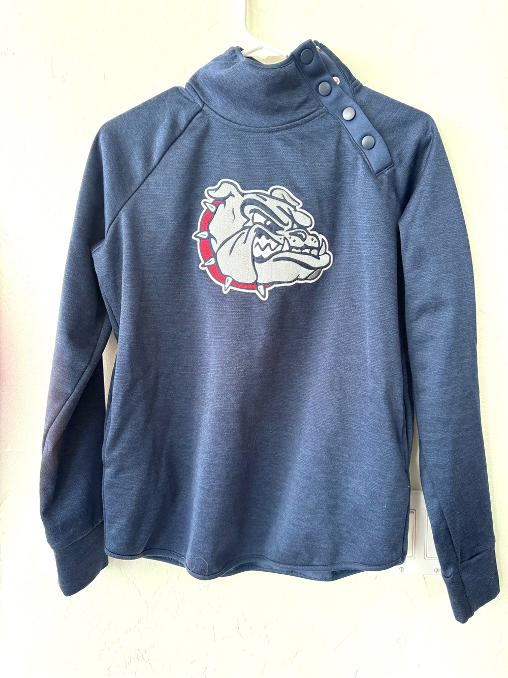 Wome’s Navy Gonzaga sweatshirt with pockets size small.